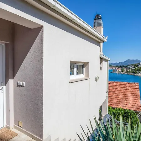 Casa vacanze Lovely In With Sauna