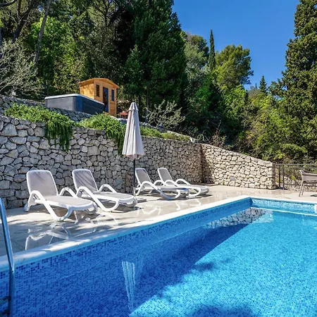 Lovely In With Sauna Ferienhaus *